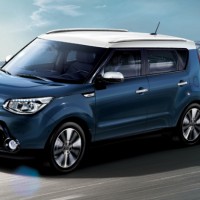 KIA Soul: спереди слева