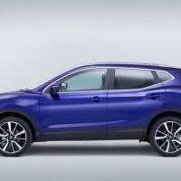 Nissan Qashqai: слева сбоку