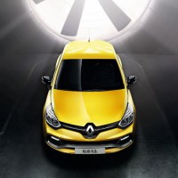 Renault Clio RS200 EDC: спереди сверху