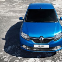 Renault Logan: спереди сверху