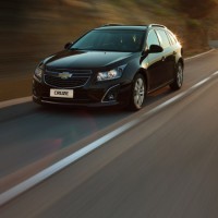 Chevrolet Cruze универсал: слева спереди