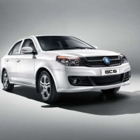 Geely GC6: спереди справа