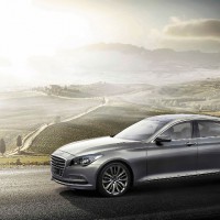 Hyundai Genesis: слева сбоку