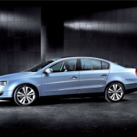 Volkswagen Passat: слева сбоку