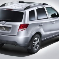 Haima 7: сзади справа