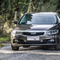 Qoros 3 Sedan: спереди