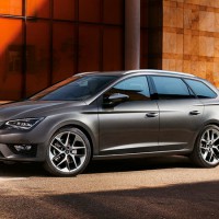 SEAT Leon SТ: спереди слева