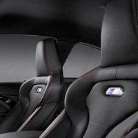 BMW М4 coupe: передние сидения