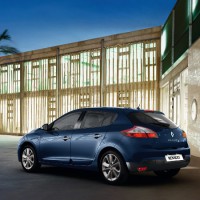 Renault Megane Hatchback: слева сзади