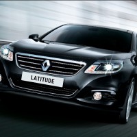 Renault  Latitude: спереди слева