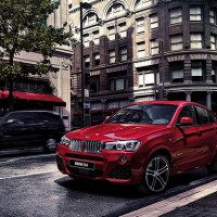 BMW X4: спереди слева