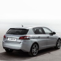 Peugeot 308: сзади справа