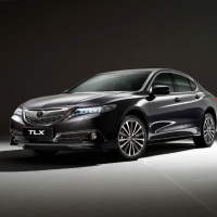 Acura TLX: слева спереди