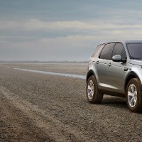 Land Rover Discovery Sport: спереди справа