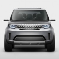 Land Rover Discovery Sport: спереди
