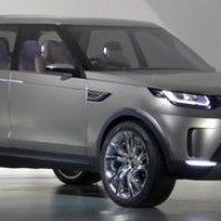 Land Rover Discovery Sport: спереди справа