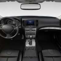 Infiniti Q60 Cabrio: салон спереди