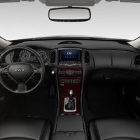 Infiniti QX50: салон спереди