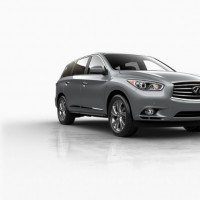 Infiniti QX60: справа спереди