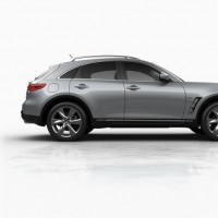 Infiniti QX70: справа сбоку