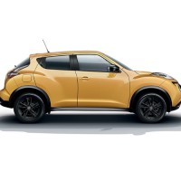 Nissan Juke: справа сбоку