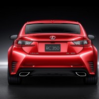 Lexus RC350: сзади