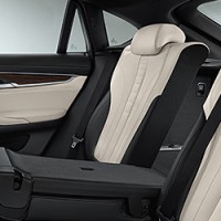 BMW X6: задние сидения
