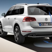 Volkswagen Touareg: слева сзади