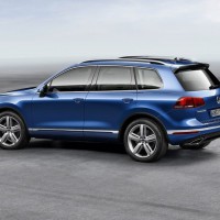 Volkswagen Touareg: слева сбоку