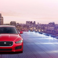 Jaguar XE: спереди