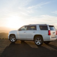 Chevrolet Tahoe: слева сбоку