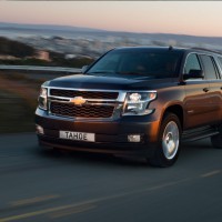 Chevrolet Tahoe: спереди слева