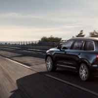 Volvo XC90: сзади слева