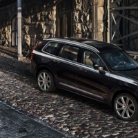 Volvo XC90: спереди справа