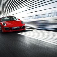 Porsche 911 Tagra 4 GTS: справа спереди