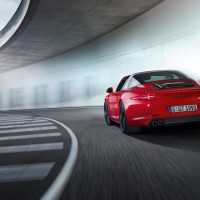 Porsche 911 Tagra 4 GTS: слева сзади