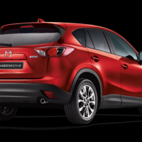 Mazda CX-5: справа сзади