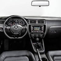 Volkswagen Jetta: салон спереди