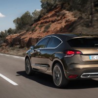 Citroen DS4: слева сзади