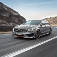 Mercedes CLA-klass Shooting Braike: спереди слева