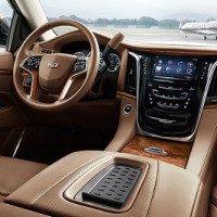 Cadillac Escalade: салон спереди