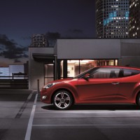 Hyundai Veloster: слева сбоку