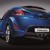 Hyundai Veloster: сзади слева