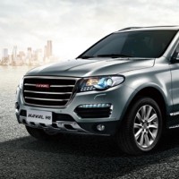 Haval H8: спереди слева