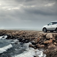Mitsubishi Outlander: слева сбоку