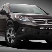 Honda CR-V 2,4: справа спереди