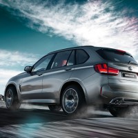 BMW X5 М: сзади слева