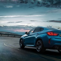 BMW X6 M: слева сзади