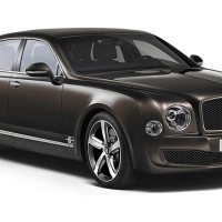 NEW Bentley Mulsanne Speed: справа спереди