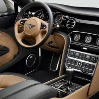 NEW Bentley Mulsanne Speed: салон спереди место водителя